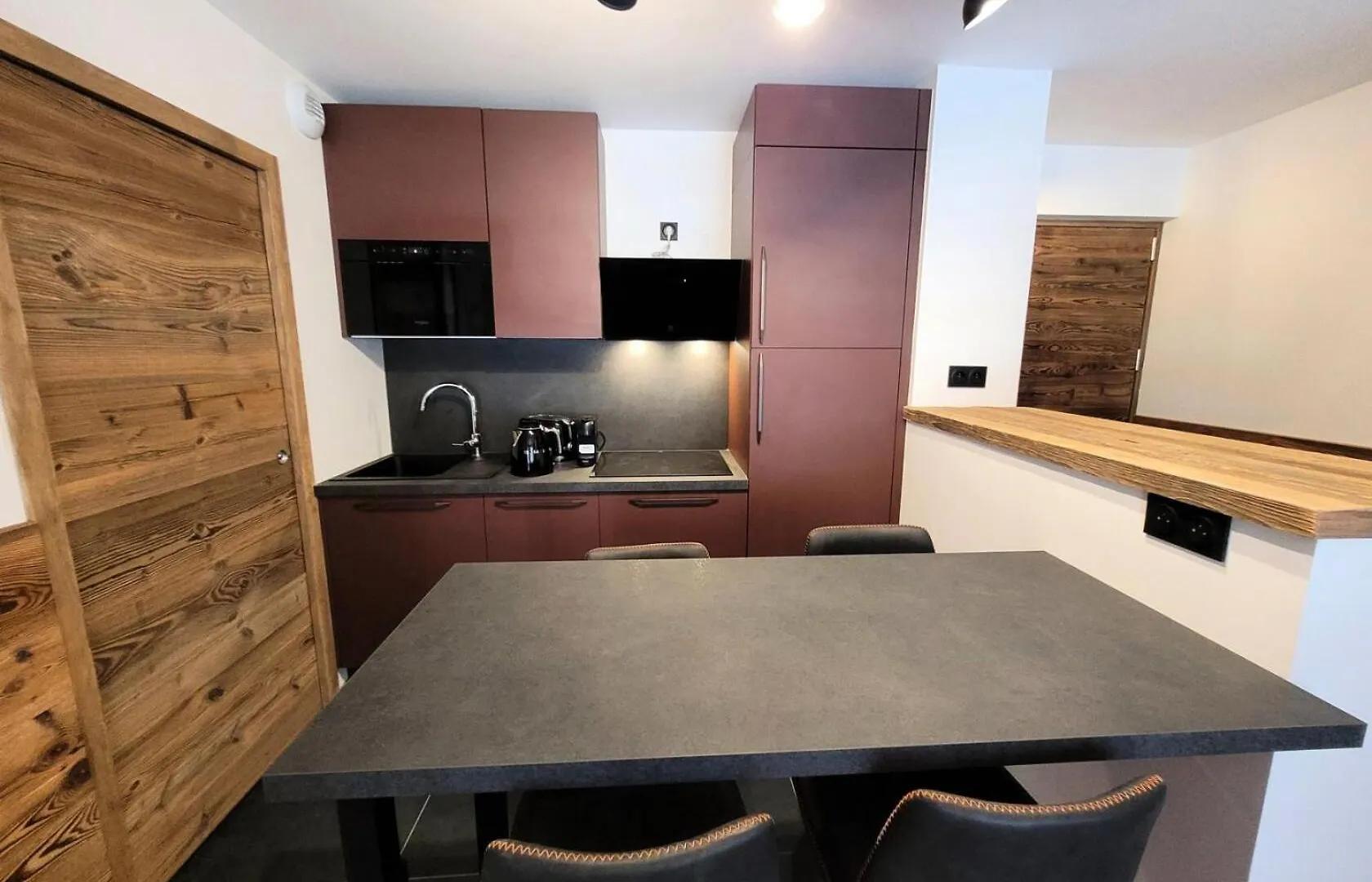 アパート Residence Le Confidentiel - Appartement Neuf, Capacite 4 Personnes, Au Centre Mae-2631 レ・ジェ